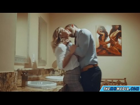 ❤️ Lè yon blond bèl sedui ou nan yon twalèt piblik ❤❌ Sèks super nan ht.epoxyflooringjanesville.top ❌️❤